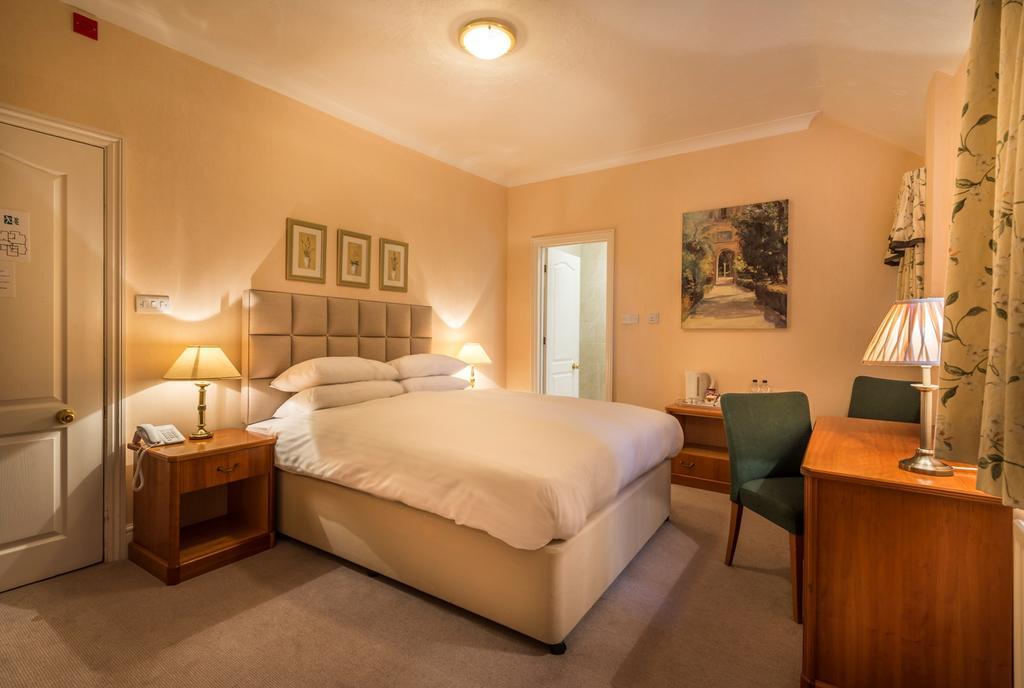 Petwood Hotel Вудхолл Спа Номер фото